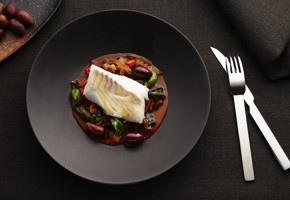 Ratatouille med lettsaltet torsk og oliven