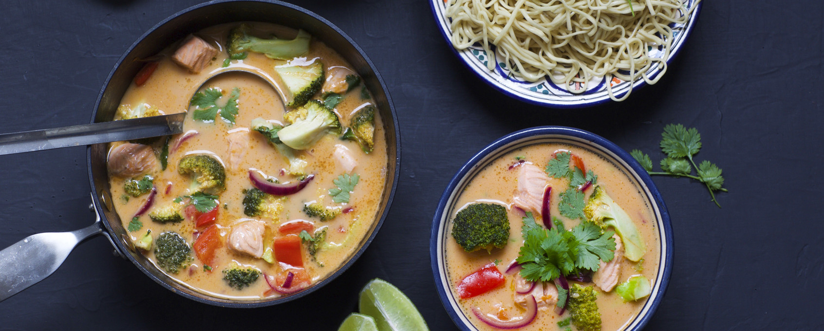 Fisksoppa med koriander och nudlar