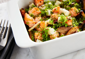 Laks i form med sjampinjong, sellerirot og hvitløk