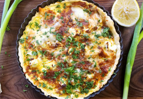 Pai med laks og vårløk i airfryer